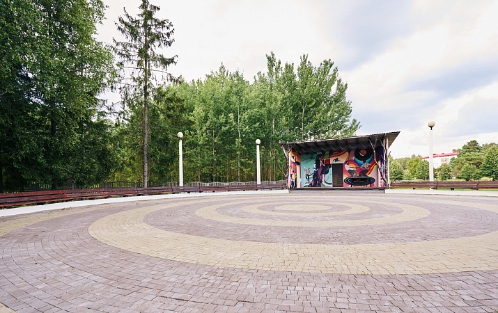 ТАНЦЕВАЛЬНАЯ ПЛОЩАДКА